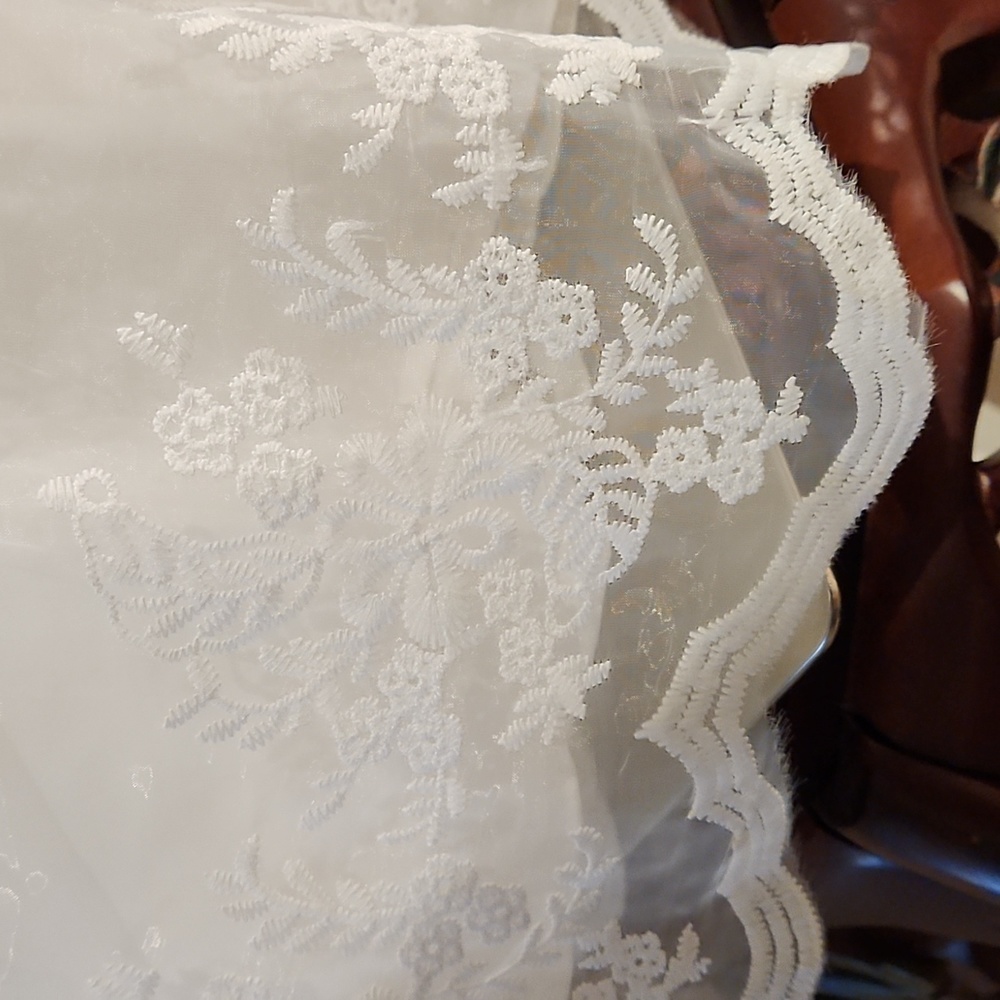 GLUMULICE IVORY WHITE BRAND NEW SIZE 12/18 MONTHS ALL OCCASION GOWN. - Picture 3 of 11
